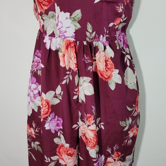 Band Of Gypsie Burgundy Floral Wide Leg Smocked Back Full Length Romper Sz XS - Picture 3 of 11